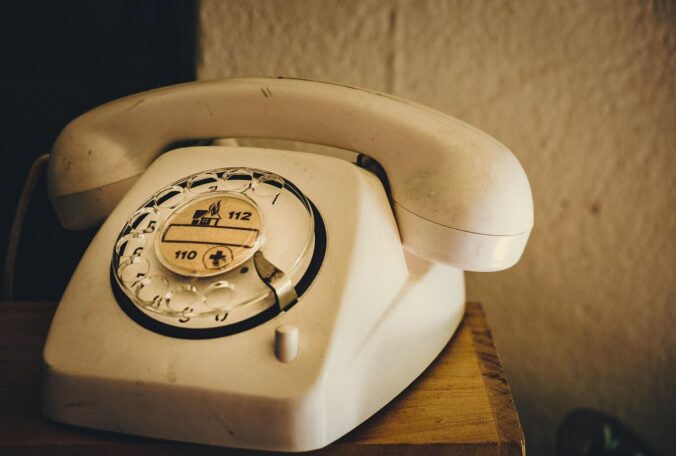 telephone, phone, emergency call, make a phone call, applications, electronics, call, communication, communicate, connection, keys, select, dial, to speak, call up, emergency call, emergency call, emergency call, emergency call, emergency call